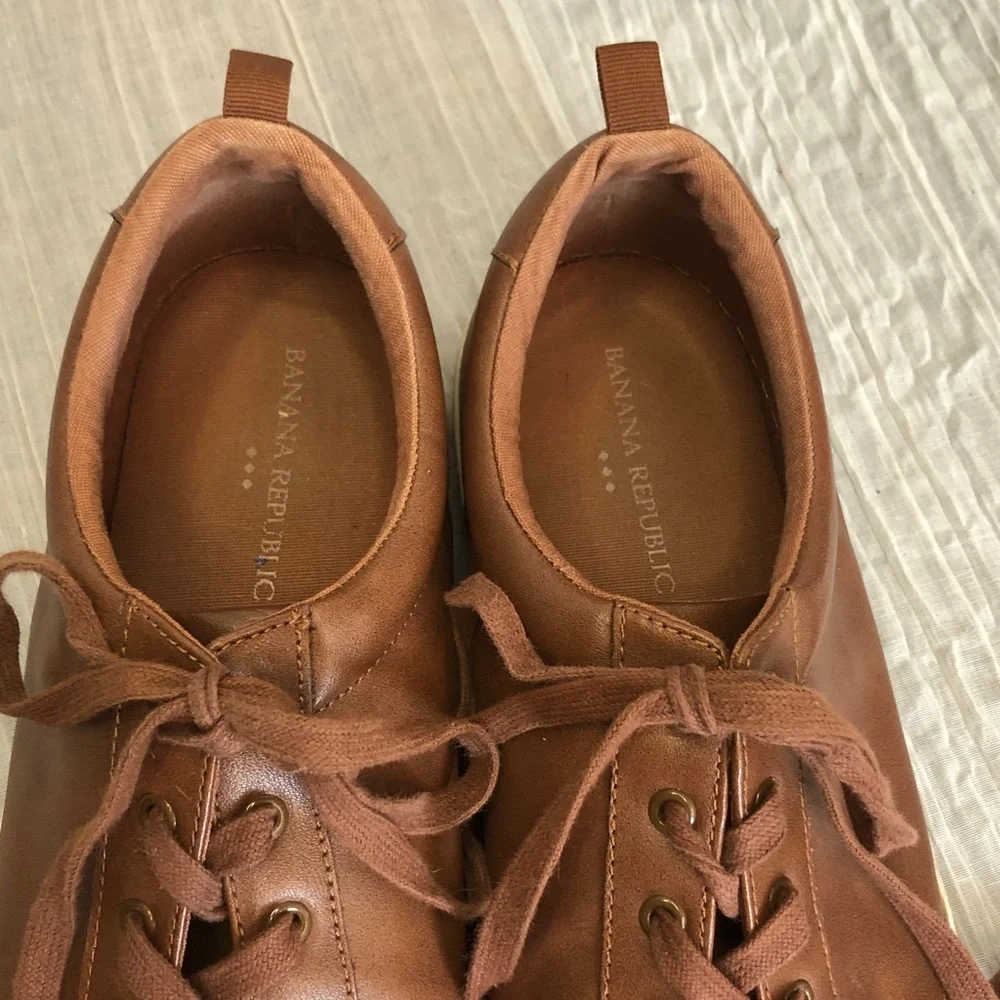 BANANA REPUBLIC size 12 vegan leather cognac brown low top sneakers